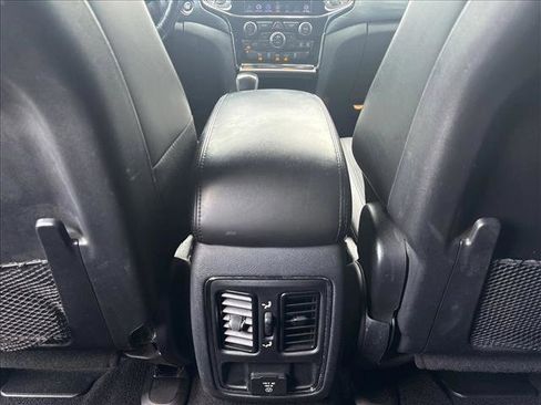 Used 2020 Jeep Grand Cherokee Altitude RWD image 18