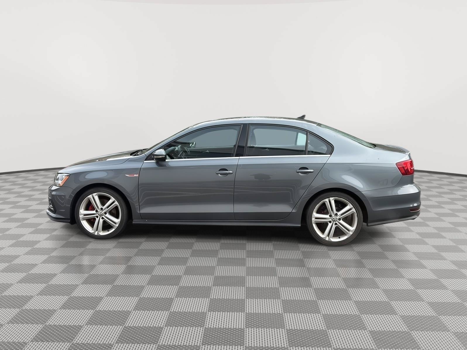 Used 2017 Volkswagen Jetta GLI FWD image 8