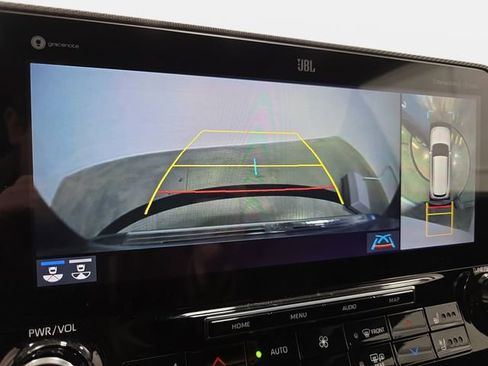 Used 2021 Toyota Highlander Platinum image 22