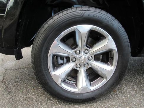 Used 2019 RAM 1500 Limited RWD image 8