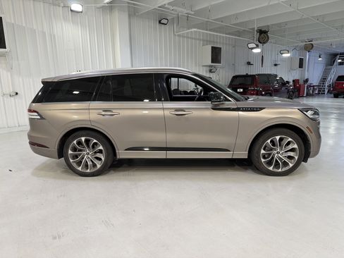 Used 2021 Lincoln Aviator Grand Touring w/ Elements Package Plus image 6