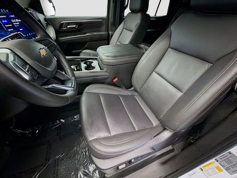 Used 2025 Chevrolet Tahoe LT AWD/4WD image 11