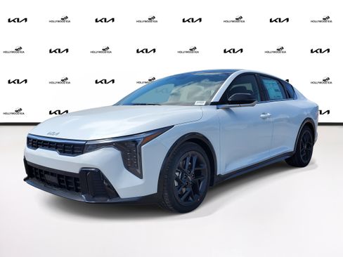 New 2025 Kia K4 GT-Line Turbo FWD image 3