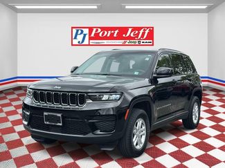 Used 2023 Jeep Grand Cherokee Laredo AWD/4WD video 1