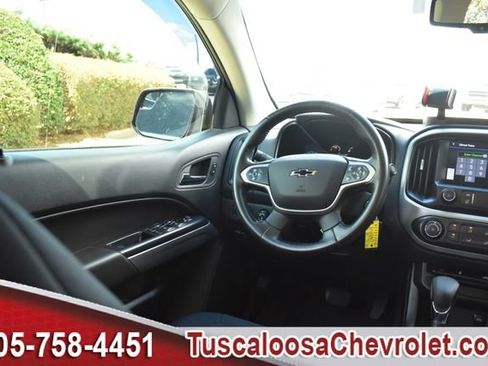 Used 2022 Chevrolet Colorado LT w/ Chrome Appearance Package AWD/4WD image 27