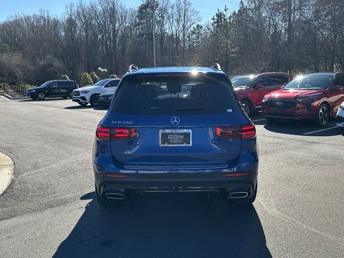 Certified 2025 Mercedes-Benz GLB 250 image 7
