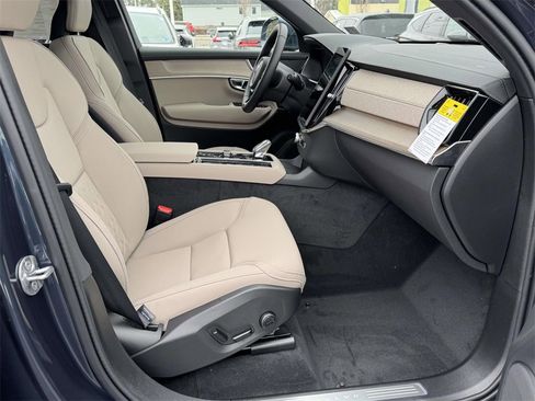 New 2026 Volvo XC90 B6 Plus w/ Protection Package Premier image 12