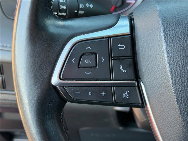 Used 2021 Toyota Highlander LE AWD/4WD image 19