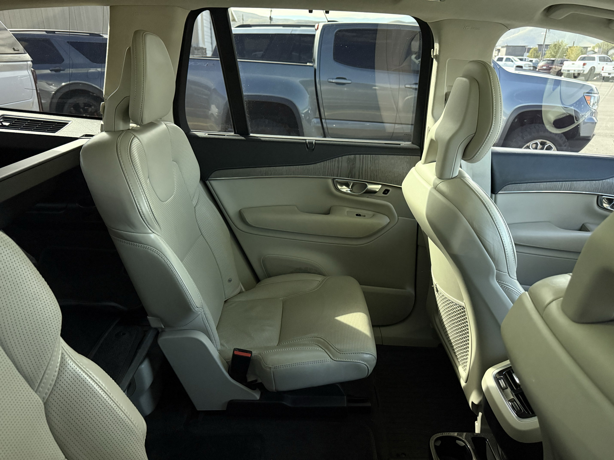 Used 2021 Volvo XC90 T6 Inscription AWD/4WD image 11