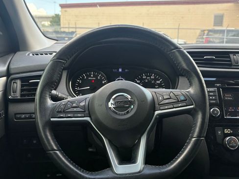 Used 2020 Nissan Rogue Sport SL w/ Premium Package FWD image 18