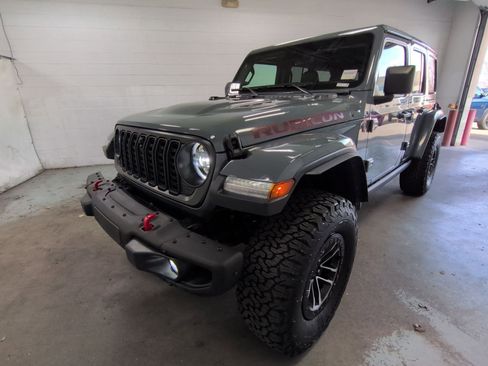 Used 2025 Jeep Wrangler Unlimited Rubicon image 9