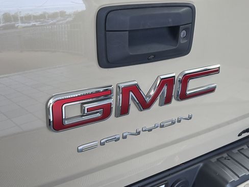 Used 2021 GMC Canyon AT4 AWD/4WD image 16