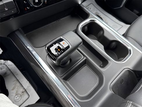 Used 2024 Chevrolet Silverado 1500 LTZ image 31