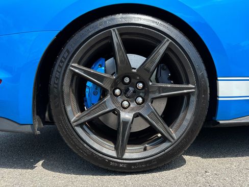 Used 2022 Ford Mustang Shelby GT500 w/ Carbon Fiber Track Pack RWD image 10