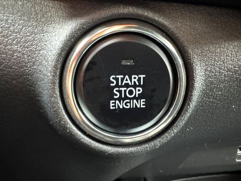 Used 2021 MAZDA MAZDA3 Hatchback w/Premium Plus Pkg image 25