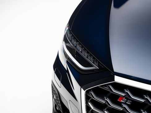 Used 2024 Audi S8 image 11