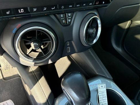 Used 2020 Chevrolet Blazer LT FWD image 22