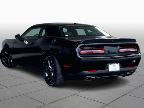 Used 2022 Dodge Challenger R/T w/ Blacktop Package image 11