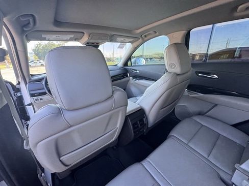 Used 2019 Cadillac XT4 Premium Luxury w/ Enhanced Visibility Package image 16