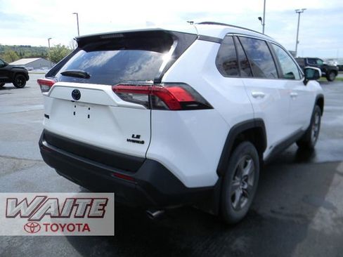 Used 2024 Toyota RAV4 LE AWD/4WD image 2