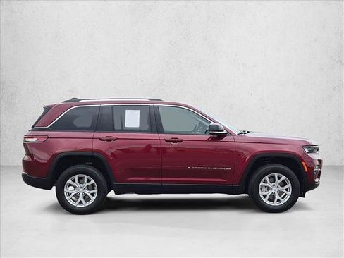 Used 2023 Jeep Grand Cherokee Limited AWD/4WD image 4
