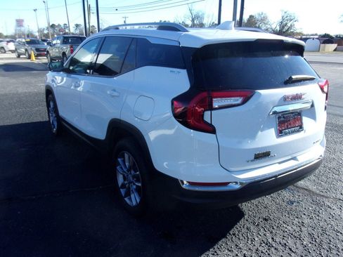 Used 2023 GMC Terrain SLT image 7
