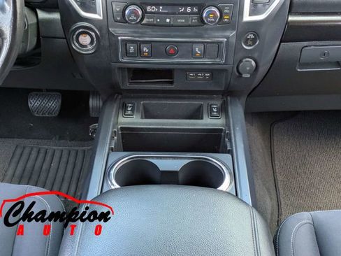 Used 2019 Nissan Titan SV w/ SV Convenience Package RWD image 21