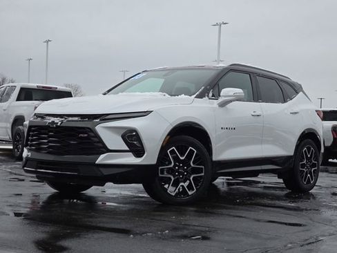 Used 2023 Chevrolet Blazer RS w/ Driver Confidence II Package image 2