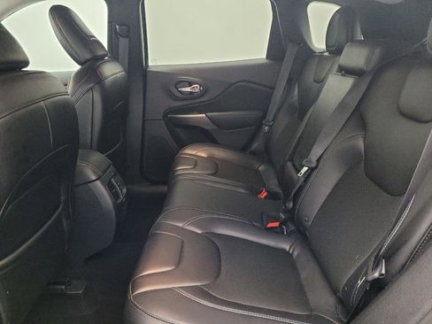 Used 2019 Jeep Cherokee Latitude Plus image 18