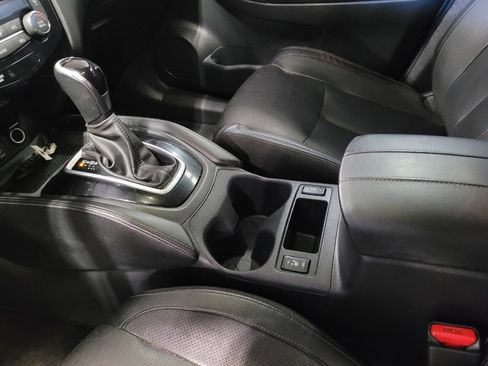 Used 2017 Nissan Rogue SL w/ SL Premium Package FWD image 26