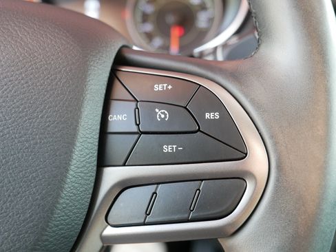 Used 2019 Jeep Cherokee Limited AWD/4WD image 29