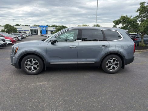 Used 2020 Kia Telluride EX AWD/4WD image 2