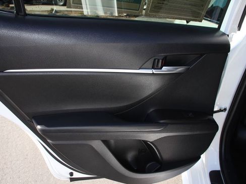 Used 2022 Toyota Camry SE w/ Convenience Package image 21