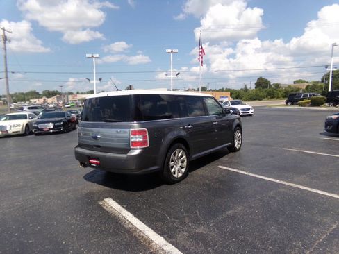Used 2010 Ford Flex Limited FWD image 7