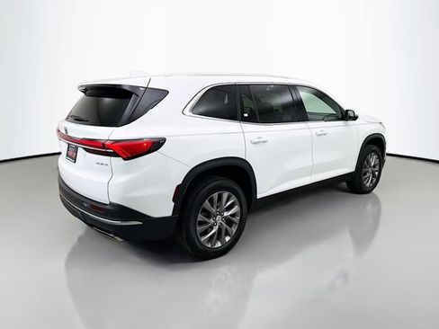 Used 2025 Buick Enclave Preferred image 8