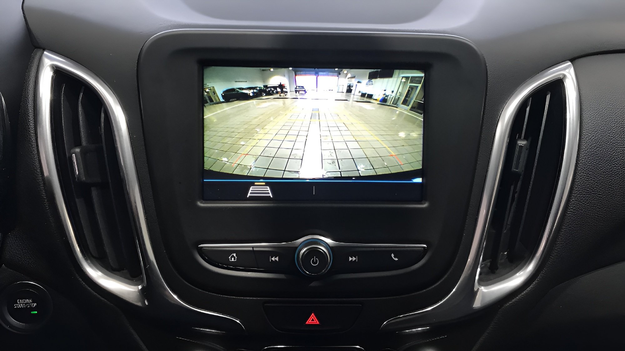 Used 2019 Chevrolet Equinox LT FWD image 16