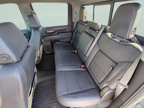 Used 2025 GMC Sierra 3500 SLT w/ SLT Premium Package image 13