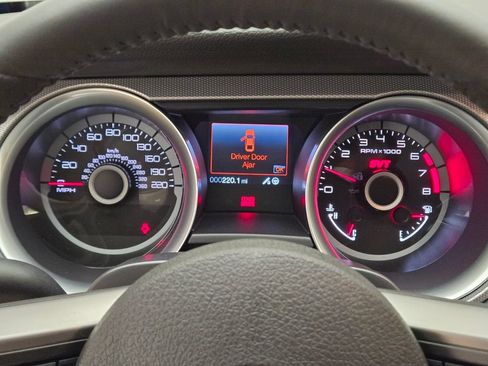 Used 2013 Ford Mustang Shelby GT500 RWD image 36