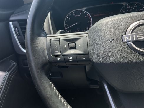 Used 2025 Nissan Rogue SV FWD image 26