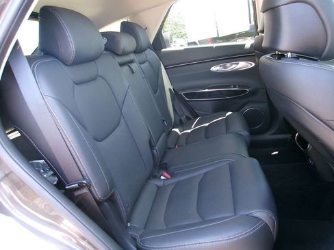 Used 2025 Genesis GV70 2.5T AWD/4WD image 10