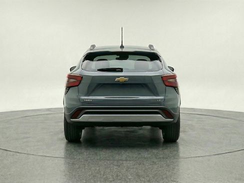Used 2025 Chevrolet Trax LT w/ LT Convenience Package FWD image 7