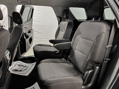 Used 2018 Chevrolet Traverse LT image 8