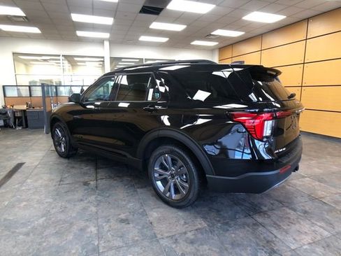 New 2026 Ford Explorer Active w/ Active Comfort Package image 5