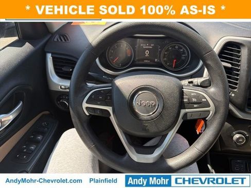 Used 2016 Jeep Cherokee Sport image 16