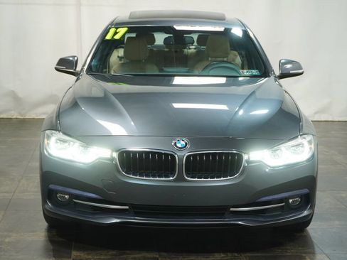 Used 2017 BMW 330i xDrive Sedan AWD/4WD image 7