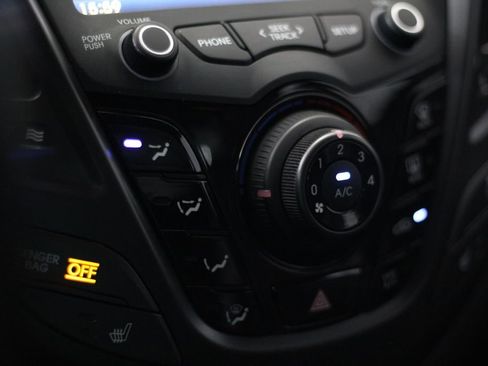 Used 2016 Hyundai Veloster Turbo FWD image 27