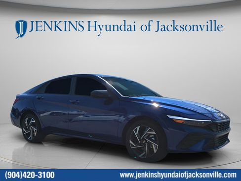 New 2025 Hyundai Elantra Sport FWD image 1