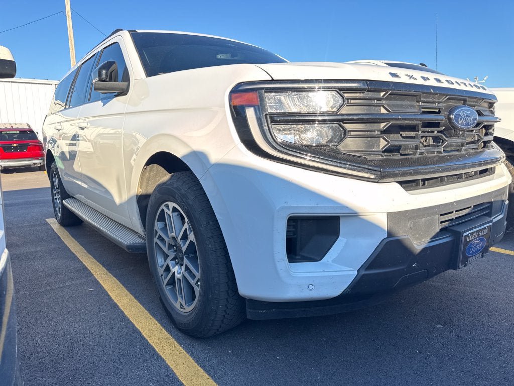 Used 2026 Ford Expedition Max Active AWD/4WD image 2