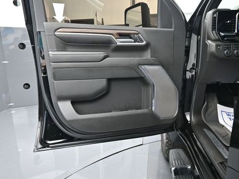 Used 2024 Chevrolet Silverado 2500 High Country w/ High Country Premium Package AWD/4WD image 9