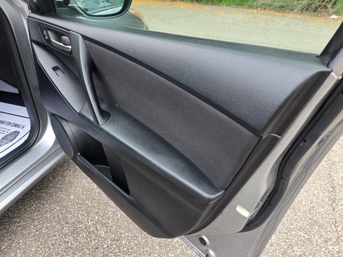 Used 2013 MAZDA MAZDA3 i Touring FWD image 24